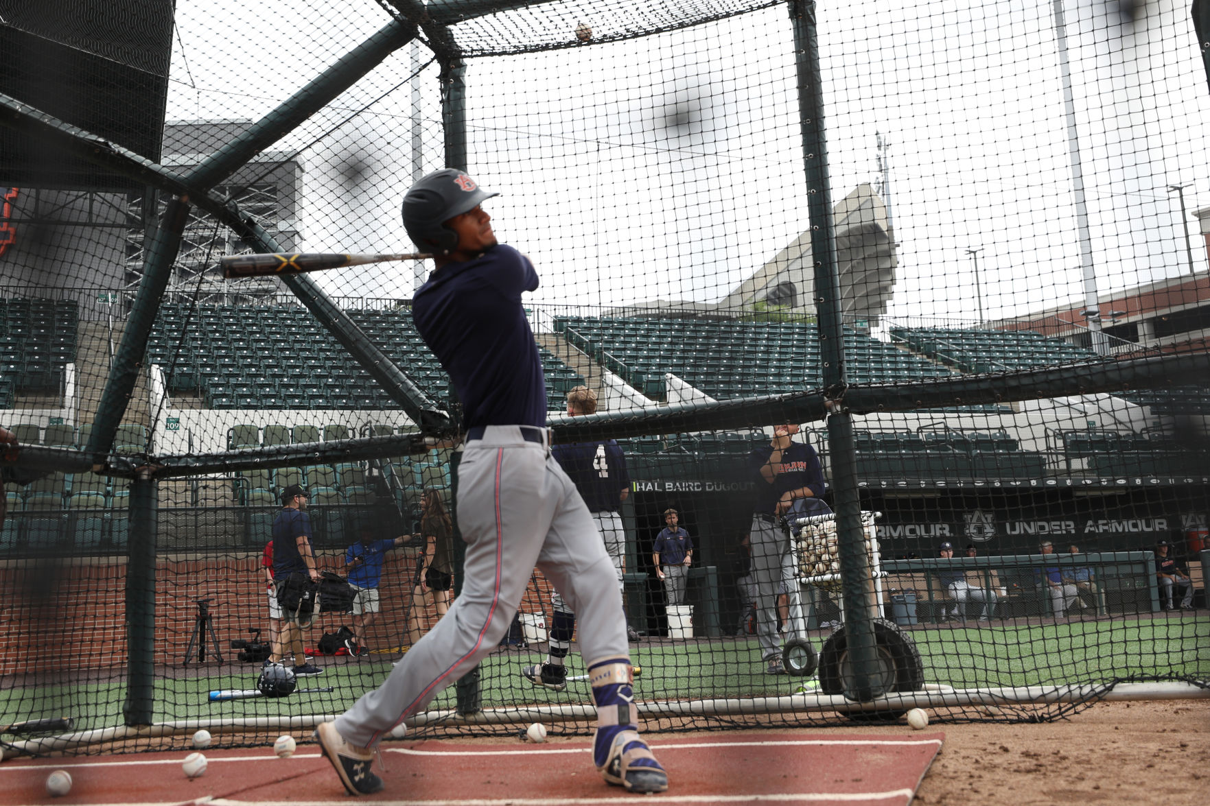 Auburn baseball practices prior to its appearance in the Super Regionals